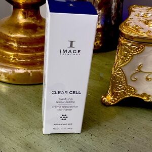IMAGE SKINCARE CLEAR CELL
Clarifying repair crème 1.7 oz